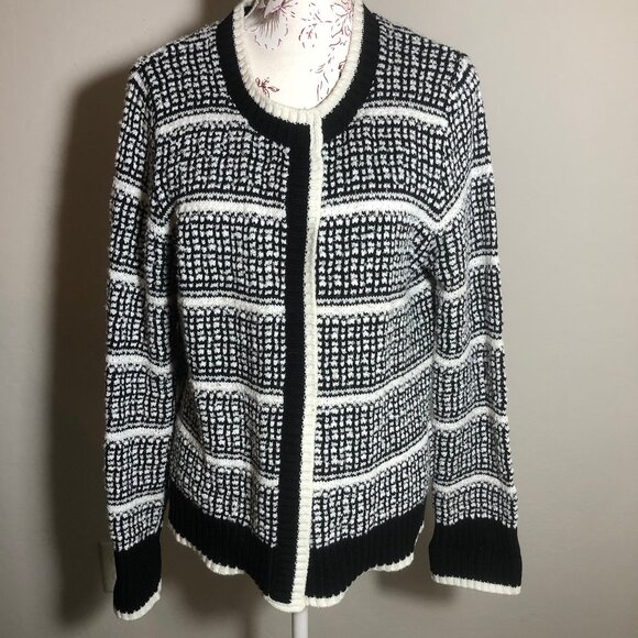 Vintage-Inspired Keren Hart Cardigan – Bold Black & White Texture! - Picture 1 of 3